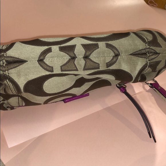 Coach Daisy Signature Convertible Hobo-NWOT - Picture 6 of 6